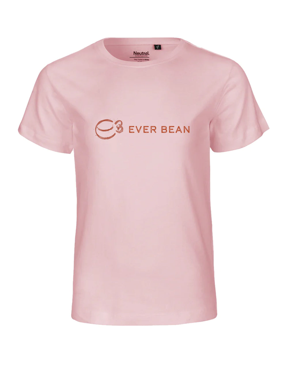 En lys pink Neutral Tee, Junior med "Ever Bean" og et kaffekoplogo foran, printet i brunt. Denne t-shirt er lavet af fairtrade-bomuld og ser ikke kun godt ud, men understøtter også etisk mode. Udstillet mod en almindelig hvid baggrund kan den stolt prale af forskellige certificeringer for bæredygtig praksis under Neutral-mærket.